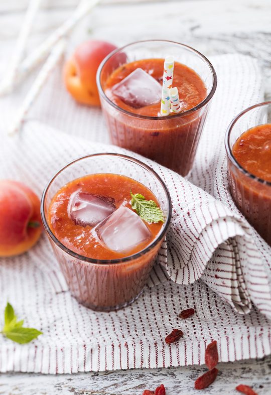 Smoothie abricot cerise pêche et baies de goji Découvrez nos recettes