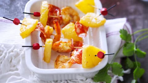 Brochette de crevettes et melon au piment d'Espelette