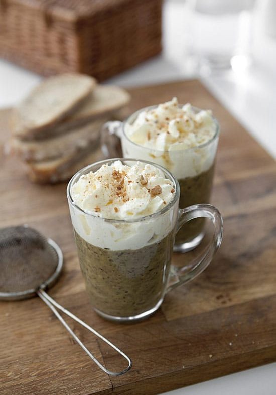 Capuccino de lentilles et chantilly pain grillé