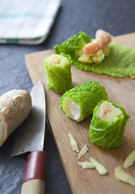 Maki chou vert, écrasé de pomme de terre et crevettes