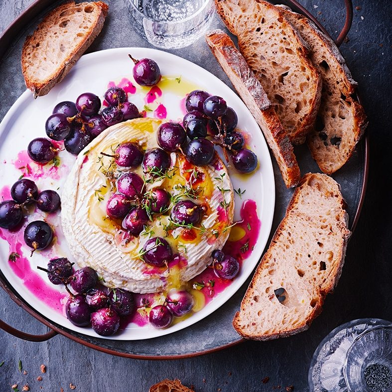 Raisins rôtis au camembert coulant