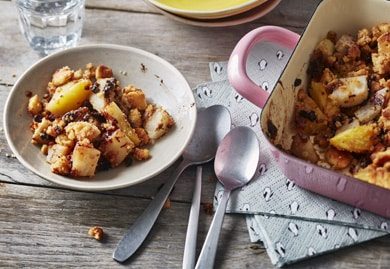 Crumble poire ananas chocolat et biscuits Petit Beurre