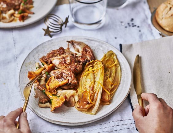 Endives braisées à l’orange, filet de cailles aux champignons et au cognac