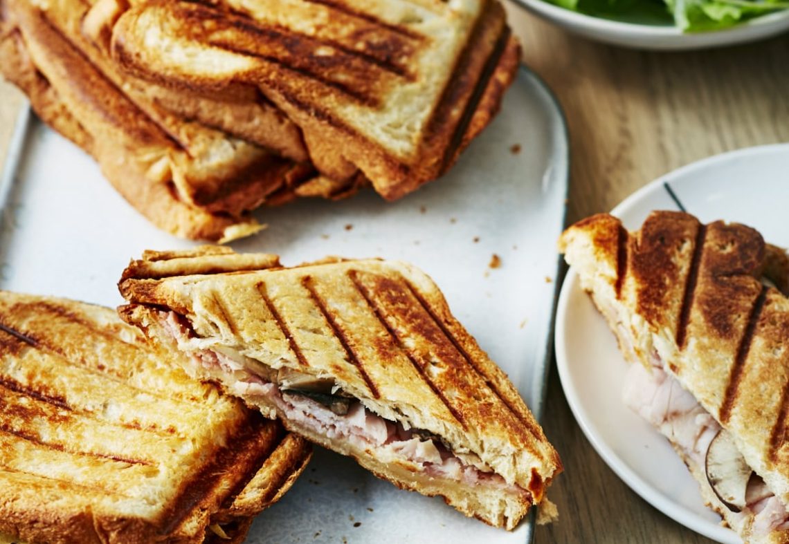 Croque-monsieur aux champignons, jambon, emmental