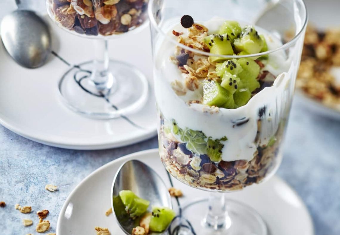 Verrine fromage blanc, kiwi et granola maison