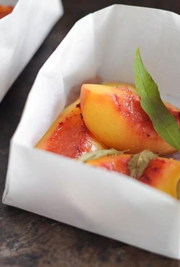 Papillotes de nectarine à la verveine