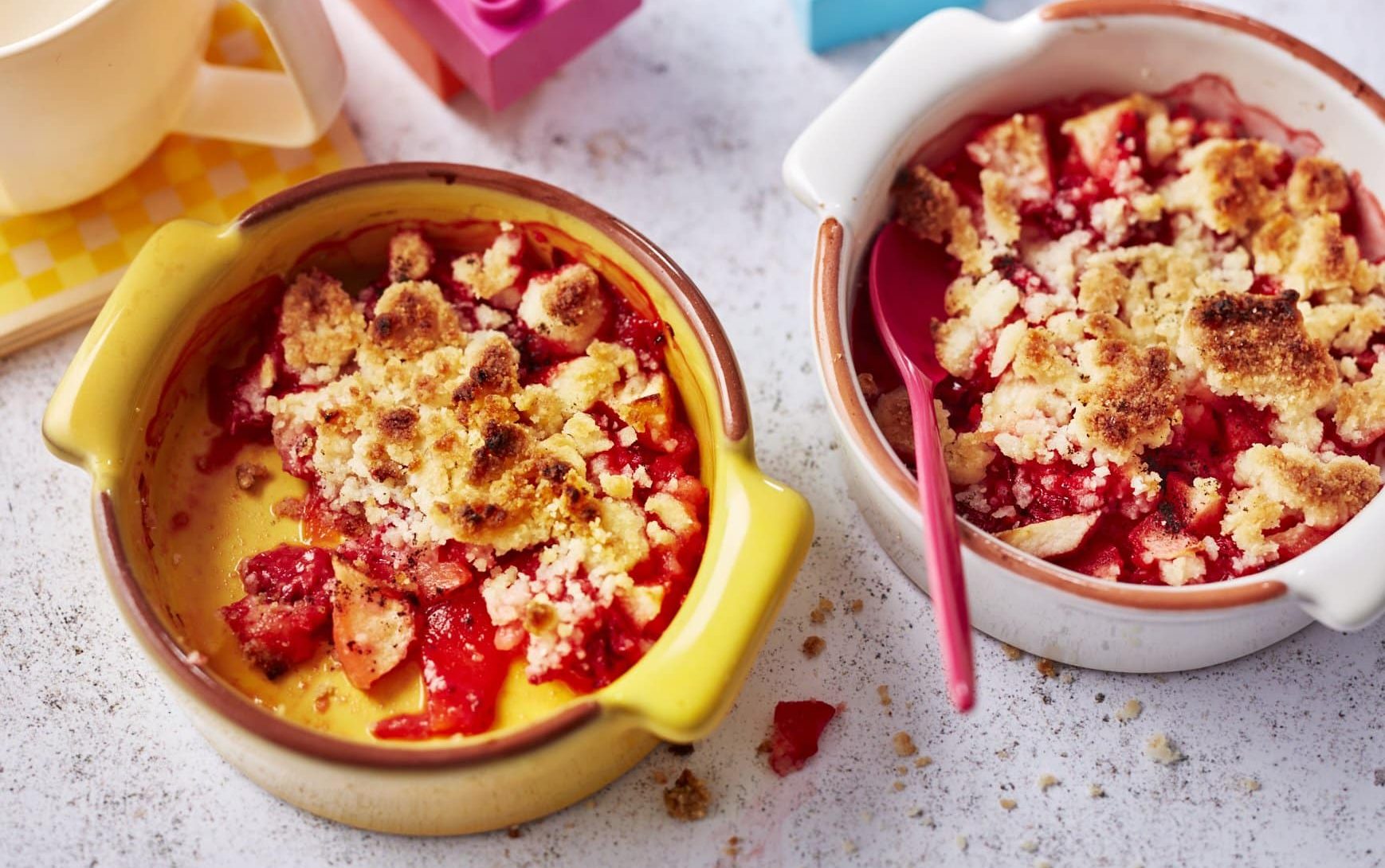 Crumble pomme, fraises