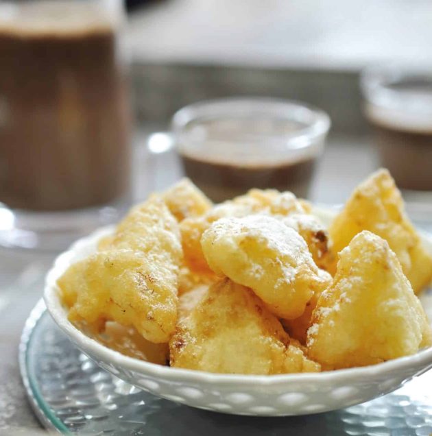 Tempura d'ananas, soupe "chocolat-thé à la bergamote"