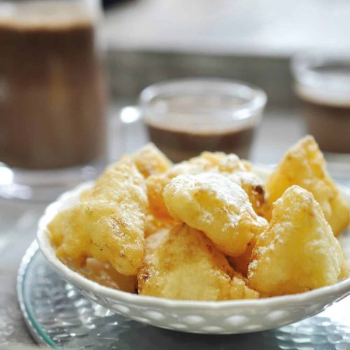 Tempura d'ananas, soupe "chocolat-thé à la bergamote"