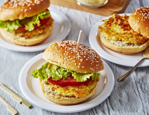 Burger aux galettes de chou-fleur au curry