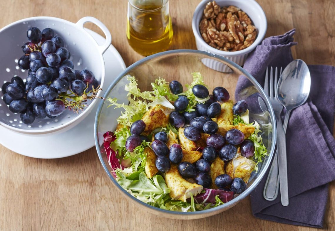 Salade de poulet épicé, raisin et noix - Etape 3