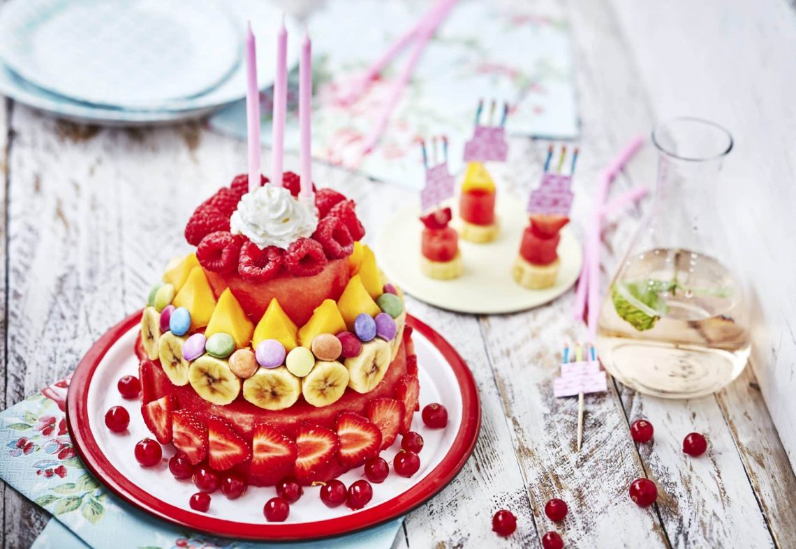 Gateau d'anniversaire frais et fruité