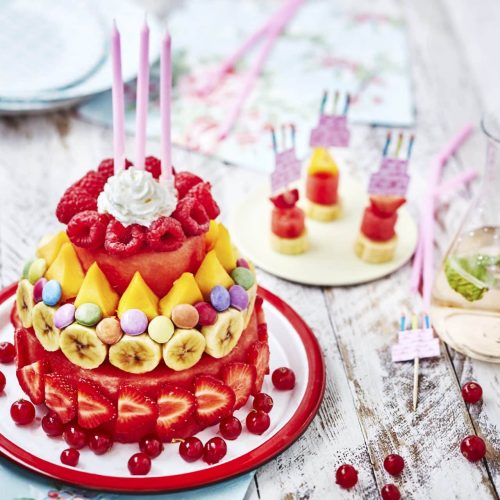 Gateau d'anniversaire frais et fruité