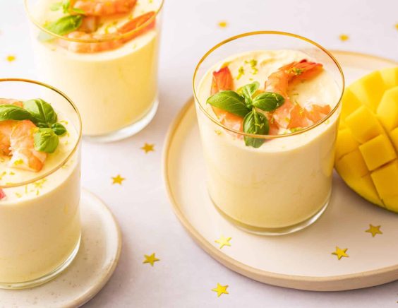 Verrines mousse de mangue et crevettes