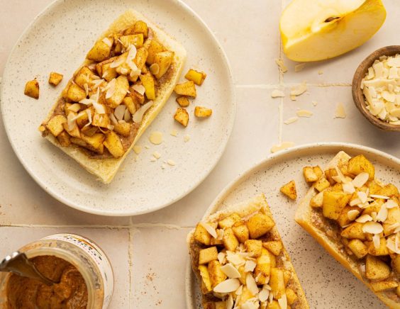 Tartine pommes et purée d’amandes