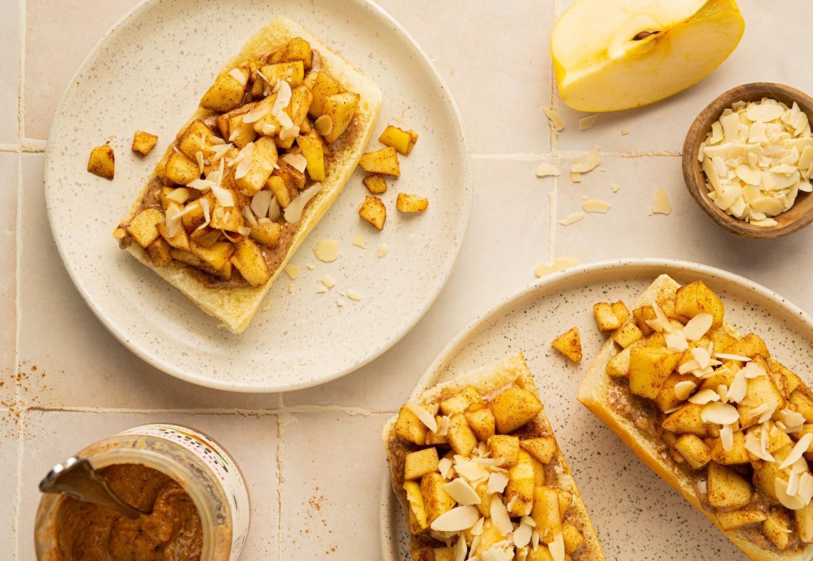 Tartine pommes et purée d’amandes